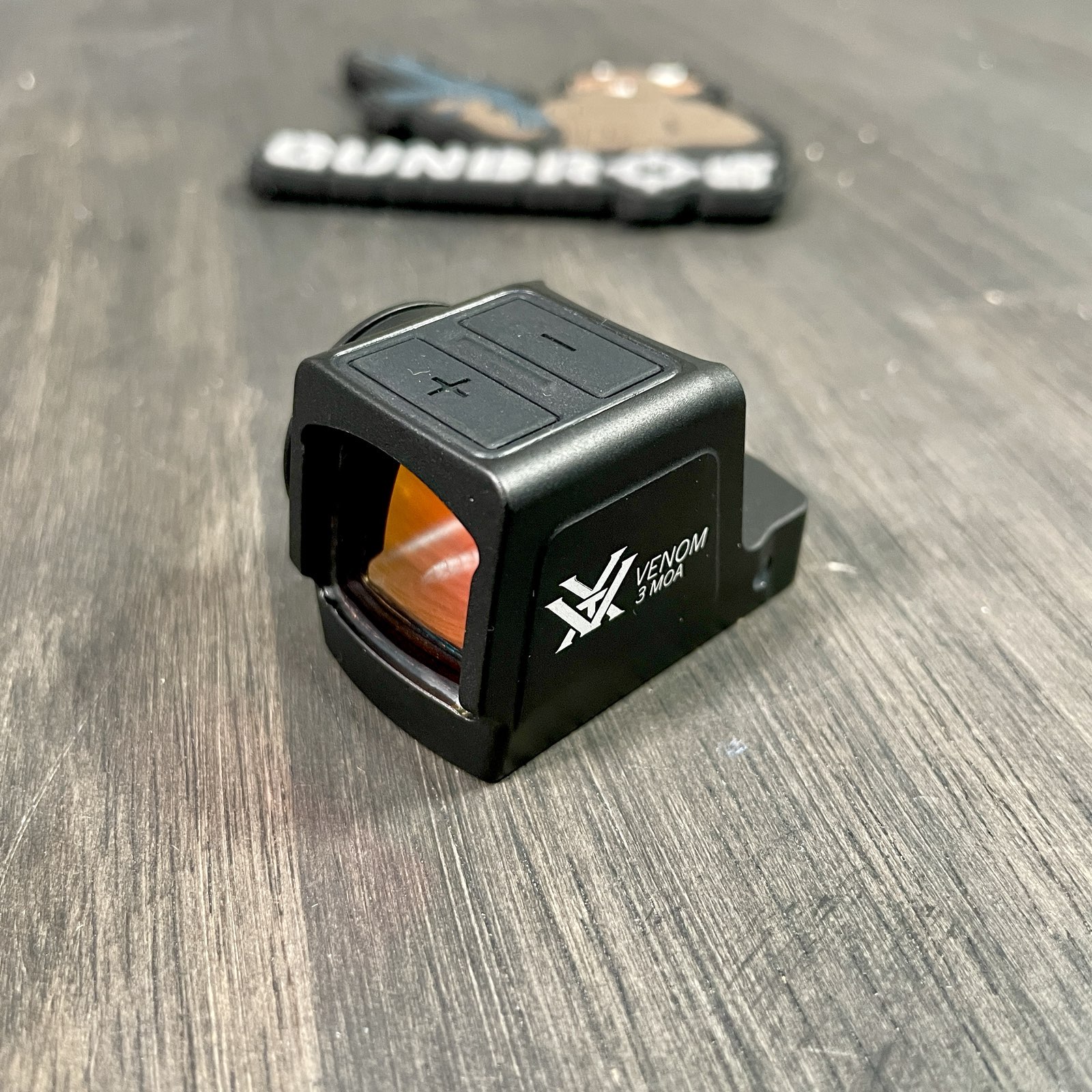 Vortex Venom Enclosed Handgun 3MOA Red Dot - GUNTICKETS [10 SPOT